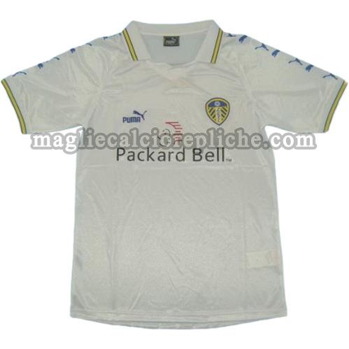 prima divisa maglie calcio leeds united 1999