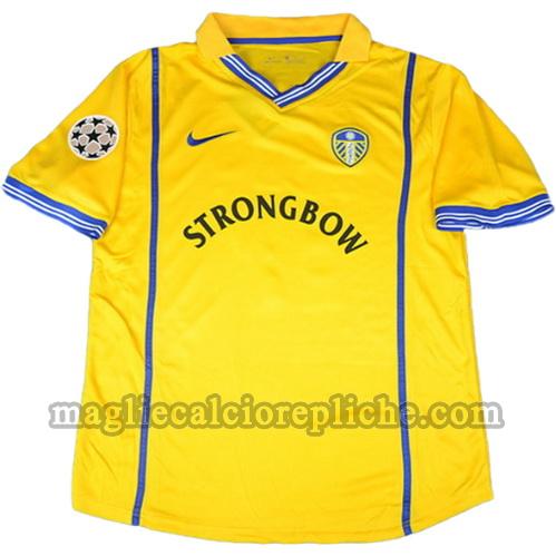 seconda divisa maglie calcio leeds united 2001